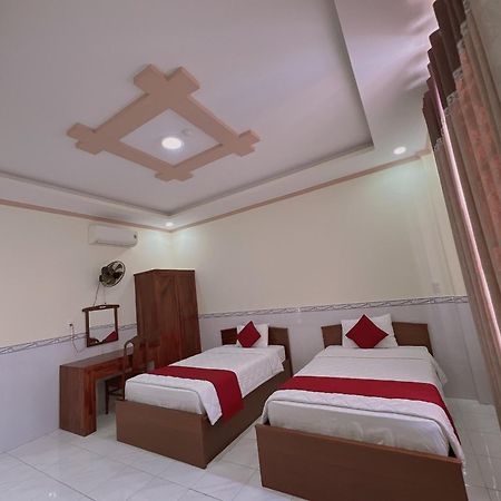 Hoang Duc Hotel Chau Doc Exterior foto