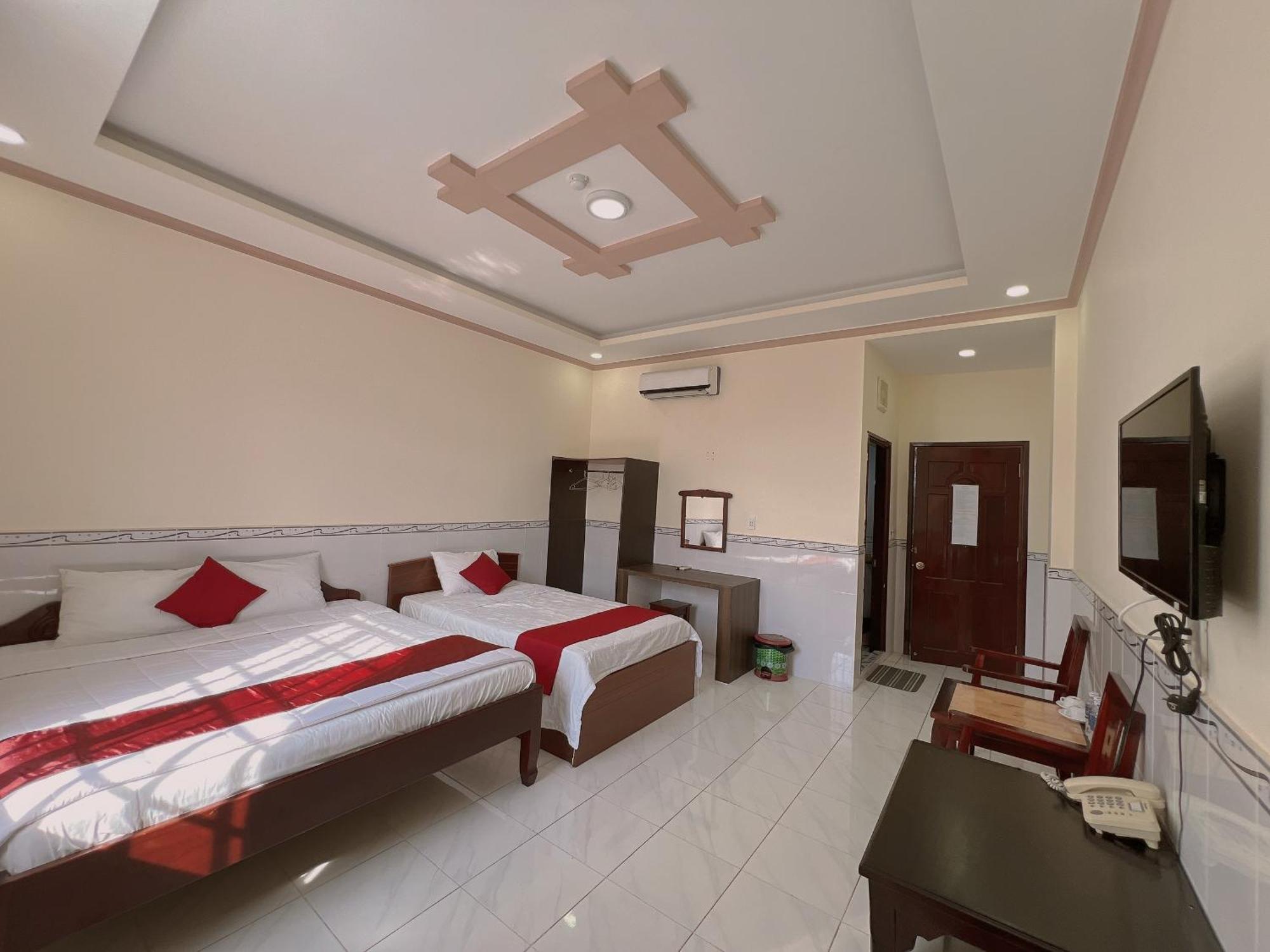 Hoang Duc Hotel Chau Doc Exterior foto