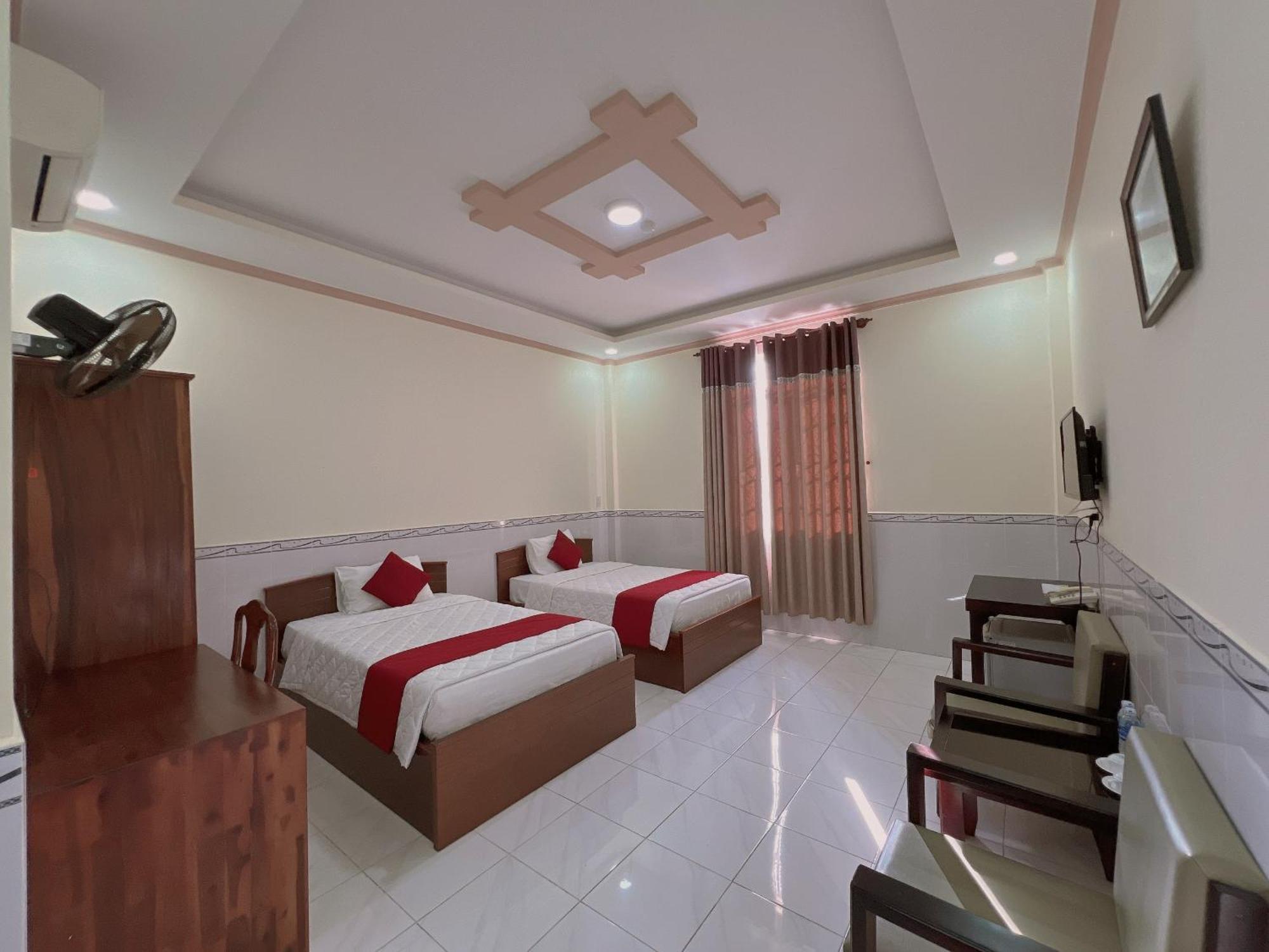 Hoang Duc Hotel Chau Doc Exterior foto