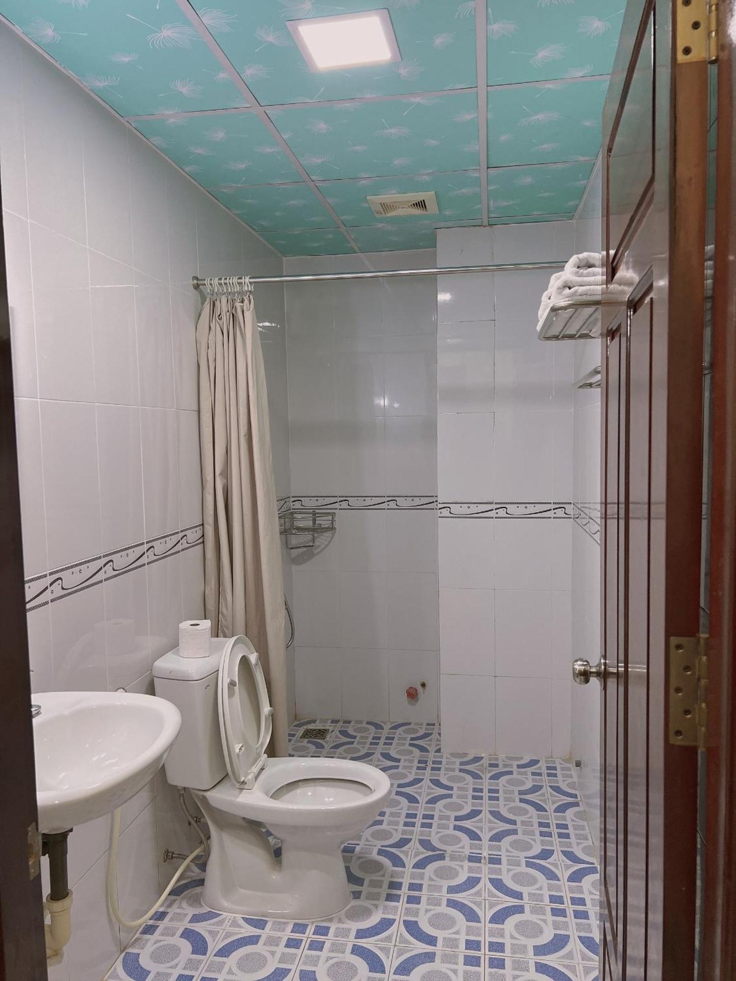 Hoang Duc Hotel Chau Doc Exterior foto